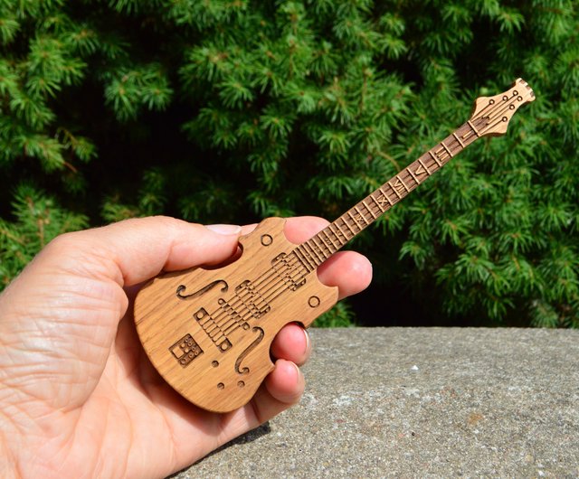 たかみ様のギターのキーホルダーとピック ギターピック用ボックス、パーソナライズされたギターピック