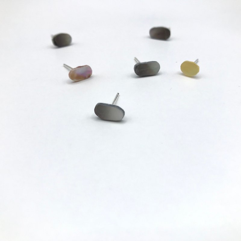 【Original Shell Earrings】Imperfect Circle - Earrings & Clip-ons - Shell Multicolor