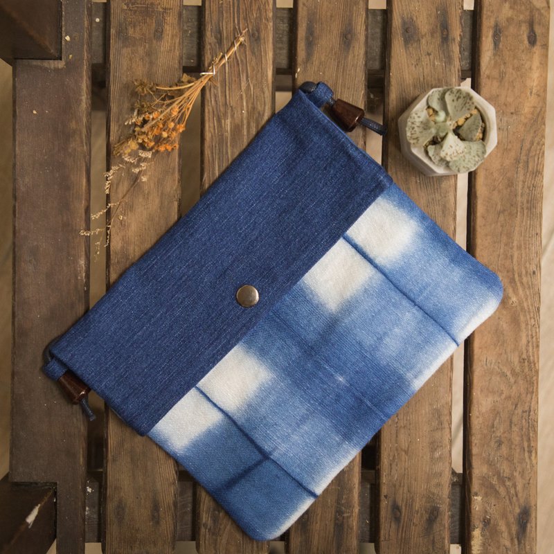 Dye the square. Double-sided side backpack. Natural blue dye - Messenger Bags & Sling Bags - Cotton & Hemp Blue