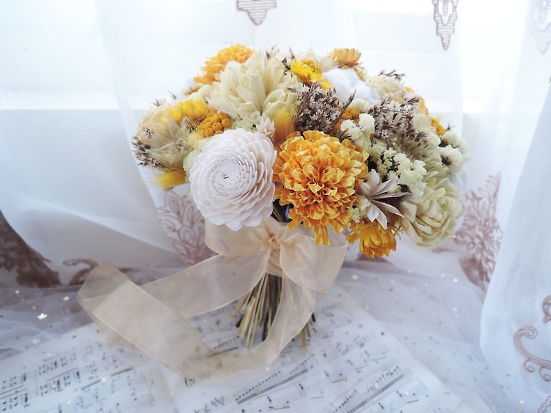 Round Dry Flower Bunch Bouquet [Brilliant Thousand Suns] Sharing Bouquet/Yellow - ช่อดอกไม้แห้ง - พืช/ดอกไม้ สีเหลือง