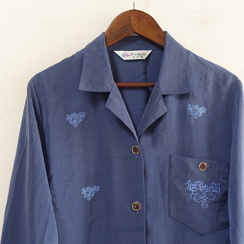 │Slowly│刺繡文字/古著襯衫 │vintage.復古.文藝 - 女襯衫 - 聚酯纖維 多色