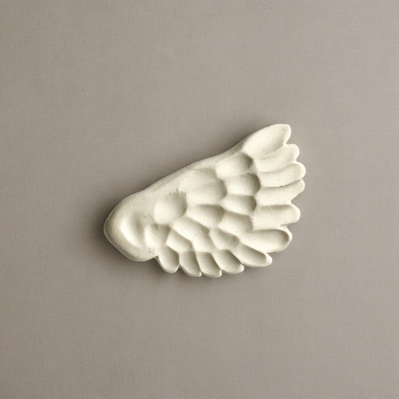 ceramic brooch wing - เข็มกลัด - ดินเผา ขาว