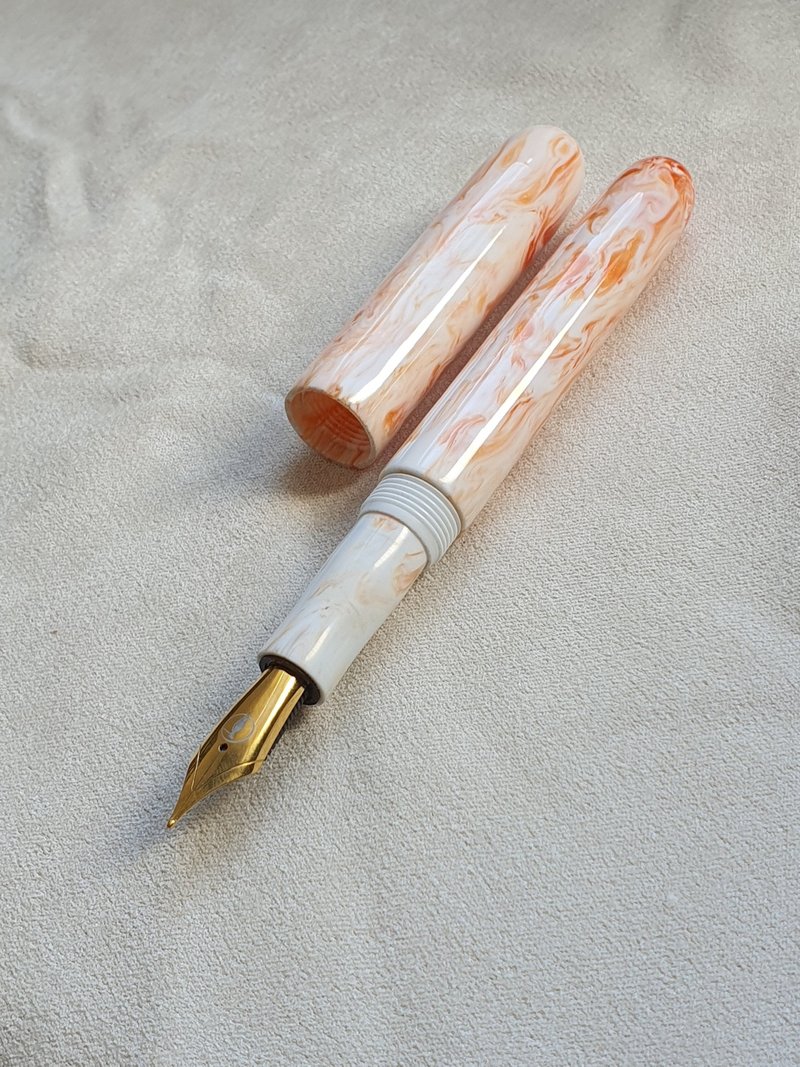 Handmade Fountain Pen (with a Jowo #6 nib) - ปากกาหมึกซึม - เรซิน หลากหลายสี