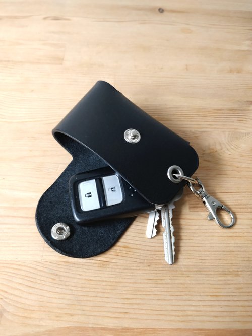 Car Key Holder,Car Key Case,Leather Key Holder,Key Fob,Car Remote KeyChain  Pouch - Shop Graphy Tee Keychains - Pinkoi