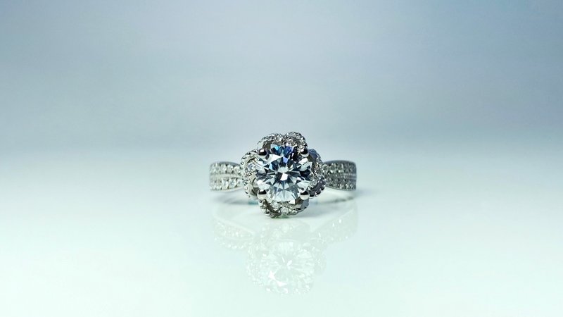 莫桑鑽 |  花獻鑽石女戒  | 台中門市 |  可升級K金白金真鑽 - 戒指 - 純銀 