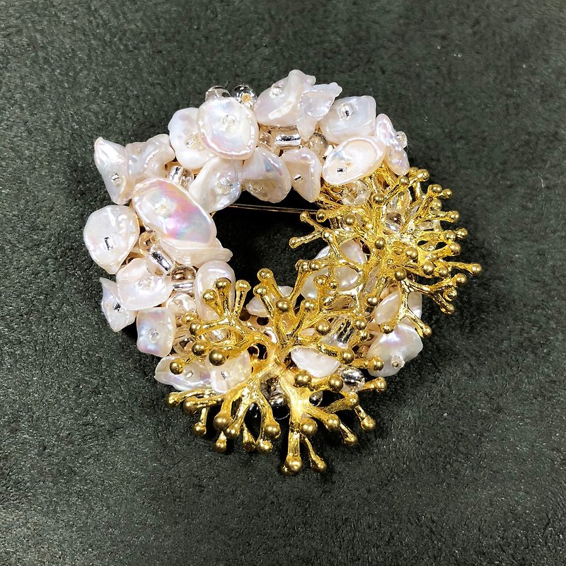 Exquisite - Japanese Style Brooch【SUMMER - CORAL】【Valentines Day Gift】【wedding】 - เข็มกลัด - ไข่มุก สีทอง