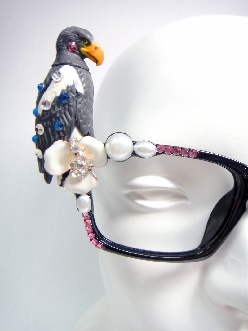 TIMBEE LO 虎頭海鵰水晶珍珠花朵眼鏡 黑框 裝飾眼鏡 鷹 誇張 - 眼鏡/眼鏡框 - 塑膠 黑色
