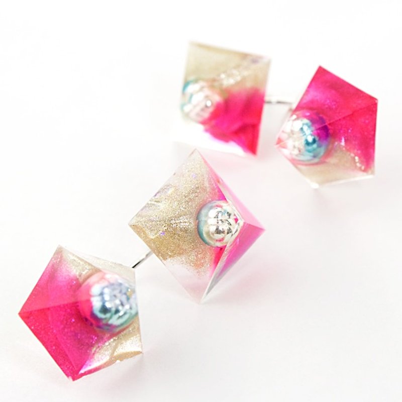 Pyramid Lantern Earrings (Cyber) - Earrings & Clip-ons - Other Materials Pink