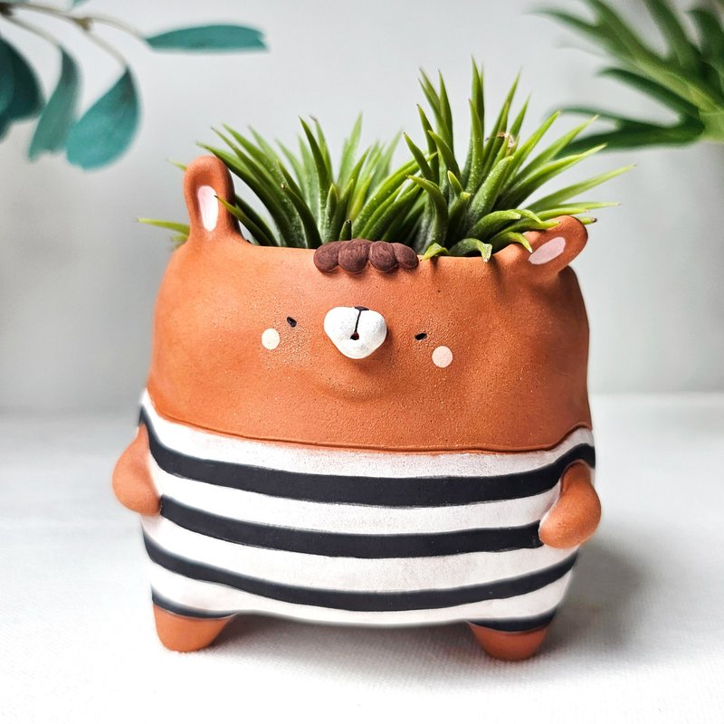 Bunny bandit planter. Handmade terracotta 花 - 花瓶/花器 - 陶 