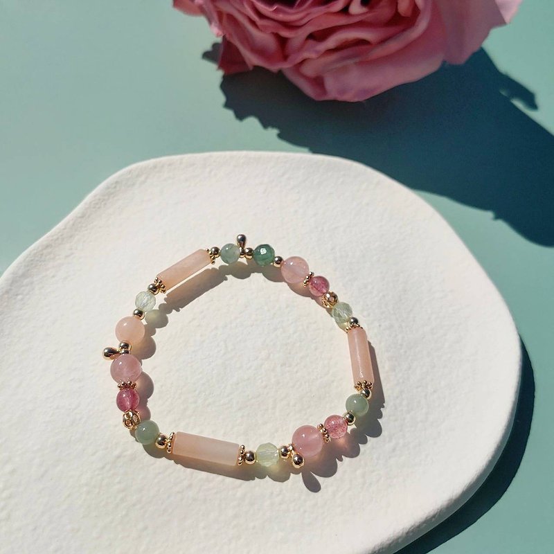 There are peach branches in the south of the courtyard. Strawberry Crystal Powder Crystal Stone 14K Gold Plated Crystal Mineral Design Bracelet - Bracelets - Crystal Pink
