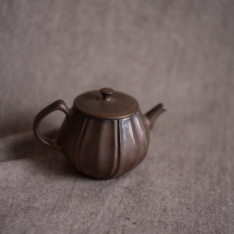 六瓣系列 茶壺 - 茶壺/茶杯/茶具 - 陶 咖啡色