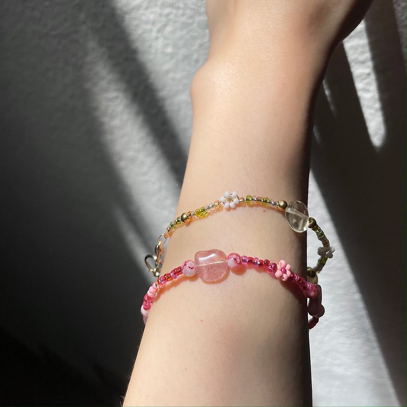 Little Daisy bracelets - 手鐲 - Bracelets - Stone Multicolor