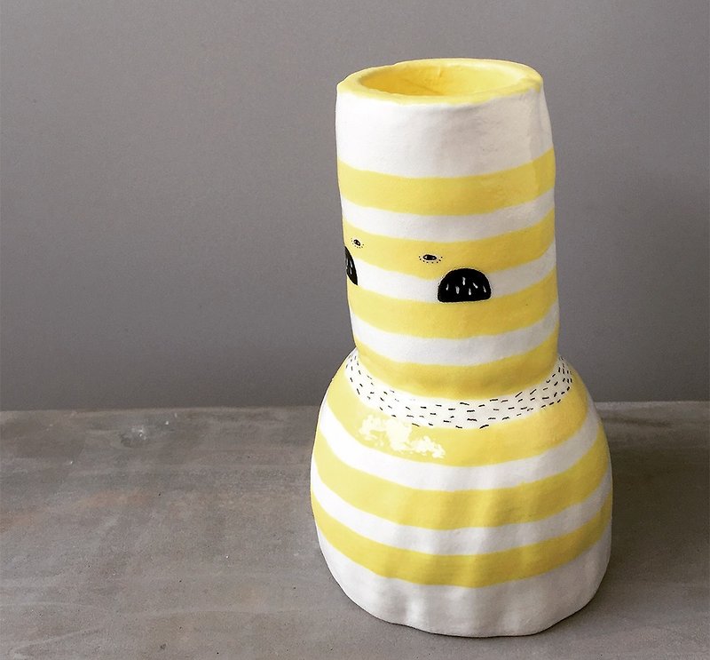 奇妙な小さなセラミックポット - 花瓶・植木鉢 - 陶器 ホワイト