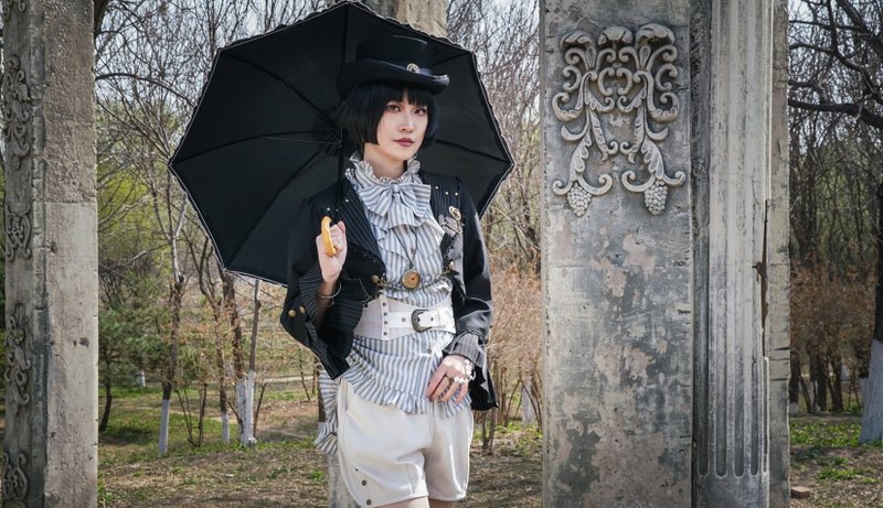 蒸汽朋克 哥特風復古 藍白立領修身條紋短袖拖尾襯衫 - 女襯衫 - 其他材質 藍色