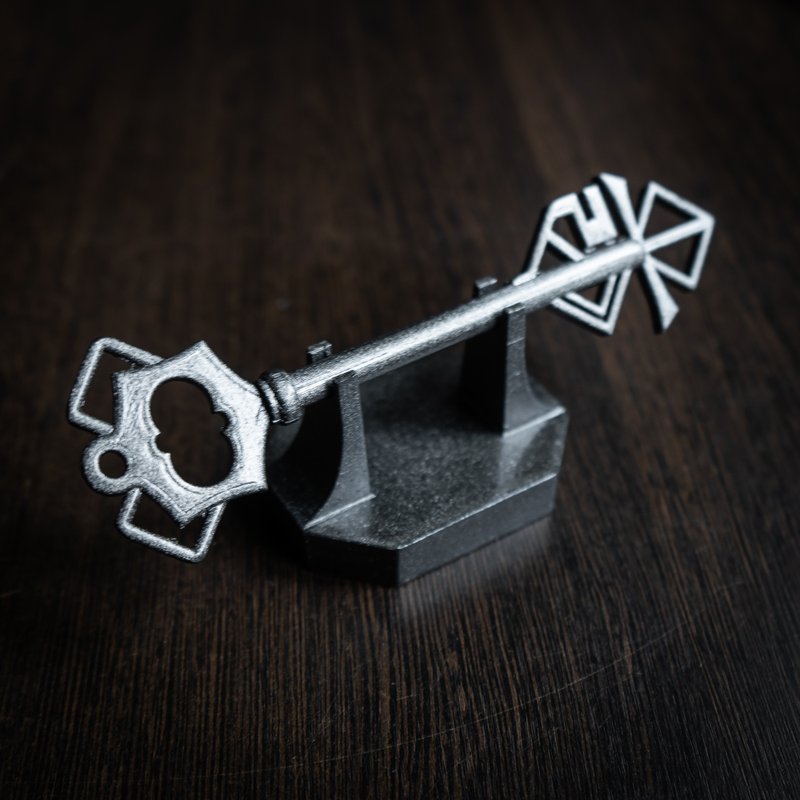 Old Key Replica – Clair Obscur: Expedition 33 - 擺飾/家飾品 - 塑膠 銀色