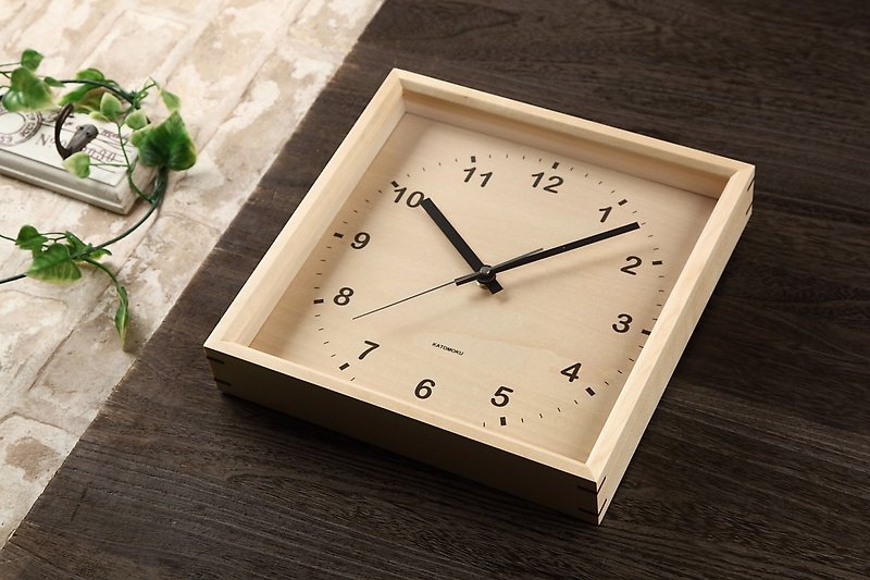 KATOMOKU muku square clock ハードメープル シナ文字盤 km-38N 掛け時計  連続秒針  日本製 - 時計 - 木製 カーキ