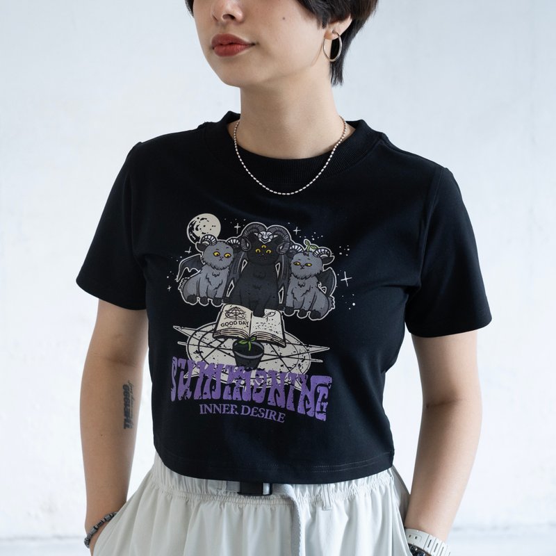 【塔羅貓系列】Summoning圖案女裝短Tee - 黑色//軍綠色 (ZT1780) - 女 T 恤 - 棉．麻 黑色