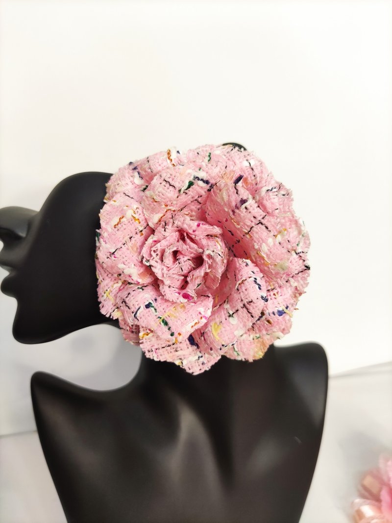 Niche custom-made clothing accessories corsage, headwear, neck ornaments, shoulder ornaments, flower styling So Easy - เข็มกลัด/ข้อมือดอกไม้ - ขนแกะ 