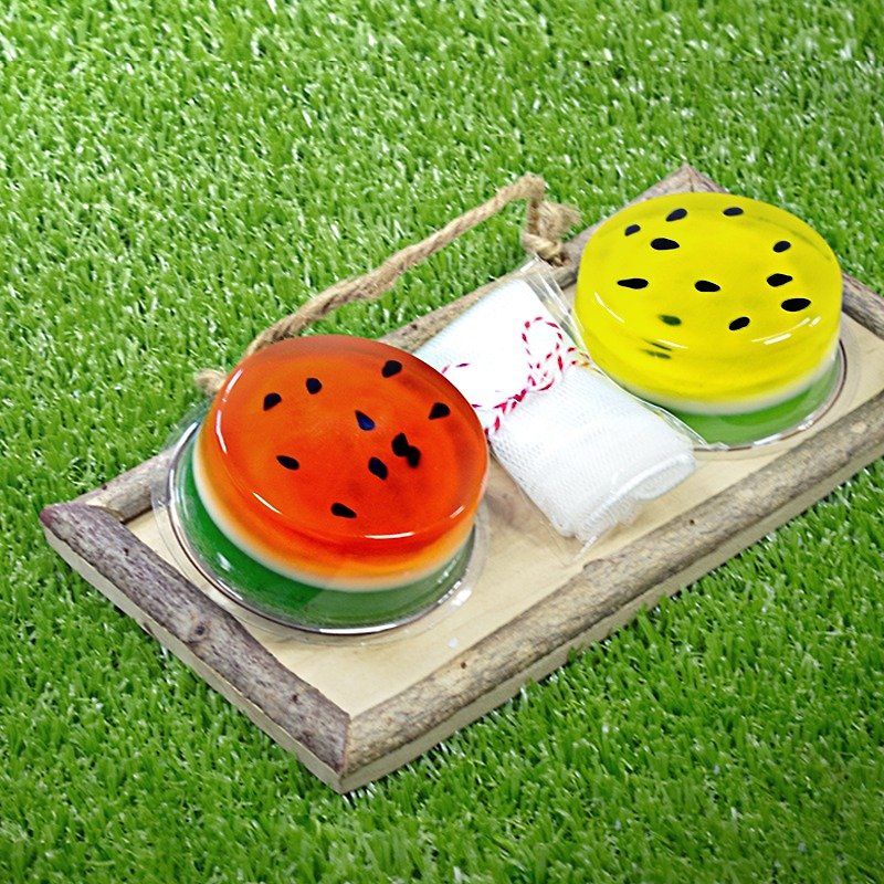 [Pull] Taiwan tea handmade soap cool feeling watermelons. Gift - Facial Cleansers & Makeup Removers - Other Materials Red