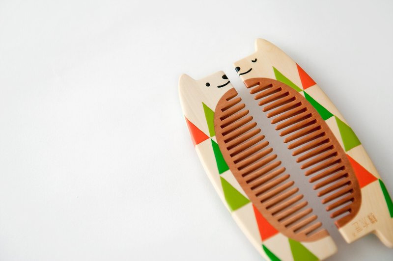 Carpenter Tan_Half a Sunshine Cat Geometric Wooden Comb (1 piece) - Makeup Brushes - Wood Multicolor
