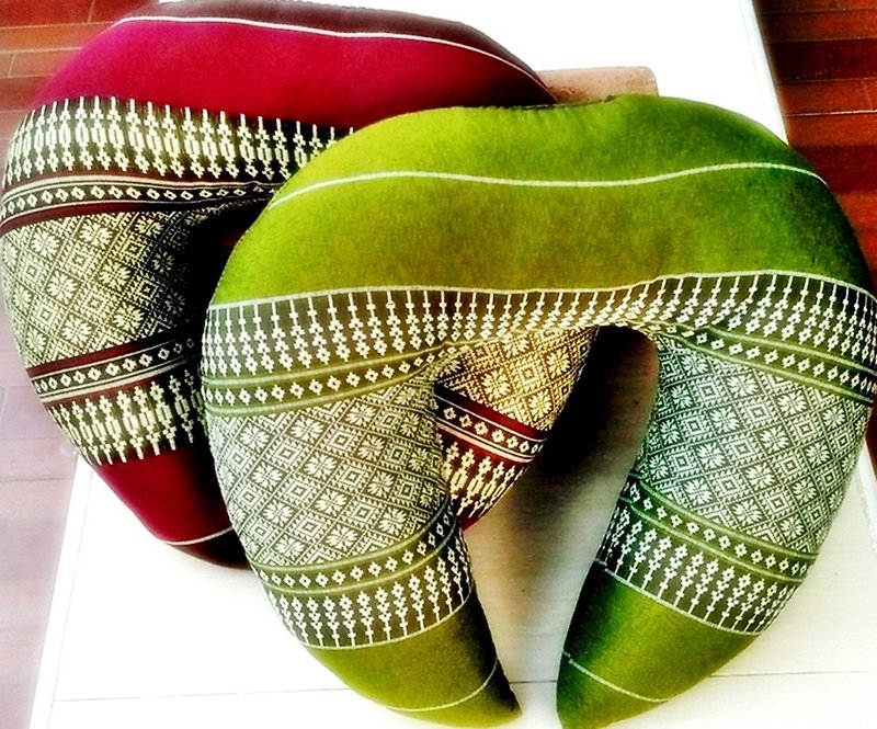Neck support kapok cushion. horn shaped neck pillow, Thai handmade OTOP items - 枕頭/抱枕 - 棉．麻 多色