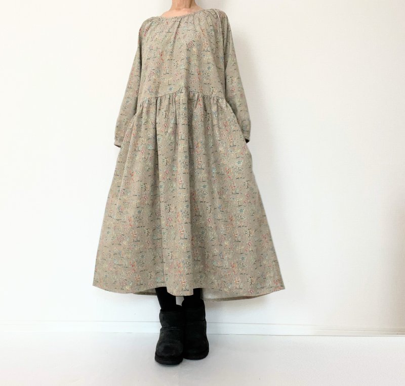 liberty fabrics corduroy　Bambi and the little bird　long sleeve dress Khaki beige - ชุดเดรส - ผ้าฝ้าย/ผ้าลินิน สีกากี