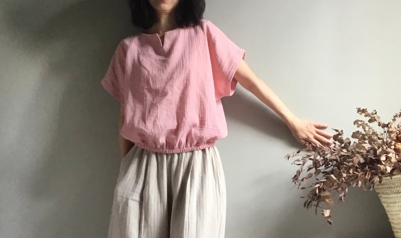 Late summer sunset/leather pink double-layer cotton gauze waisted short-sleeve/bat-sleeve cardigan top 100% cotton - เสื้อผู้หญิง - ผ้าฝ้าย/ผ้าลินิน สึชมพู