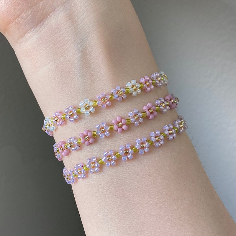Beaded Flower Bracelet Rapunzel Collection (13-21cm) - 手鍊/手環 - 其他材質 多色