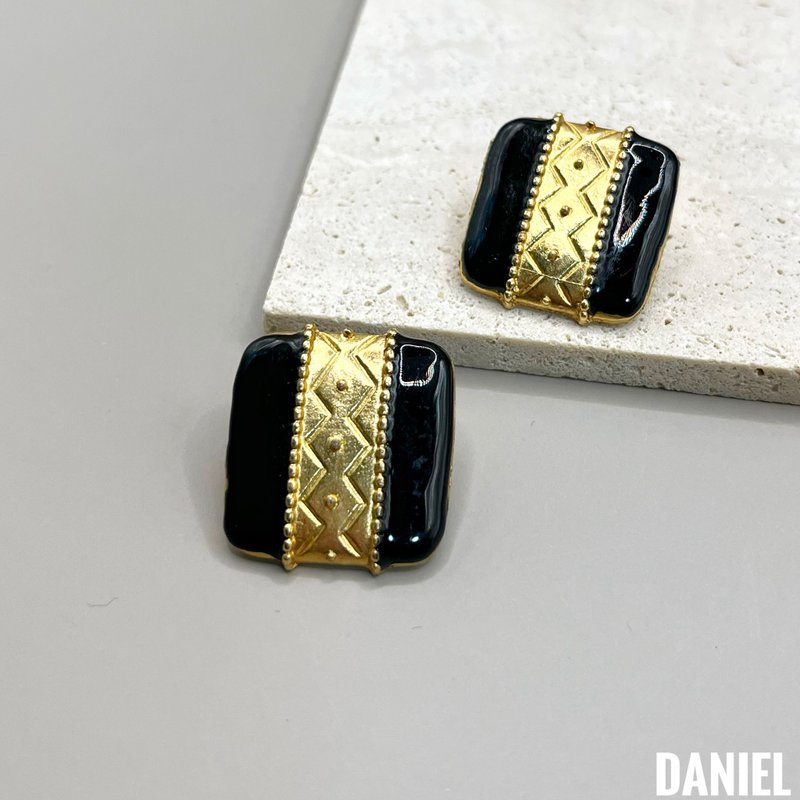 •DANIEL• 歐美老件 C.S.T Jewelry黑底埃及耳環 - 耳環/耳夾/耳骨夾 - 其他金屬 黑色