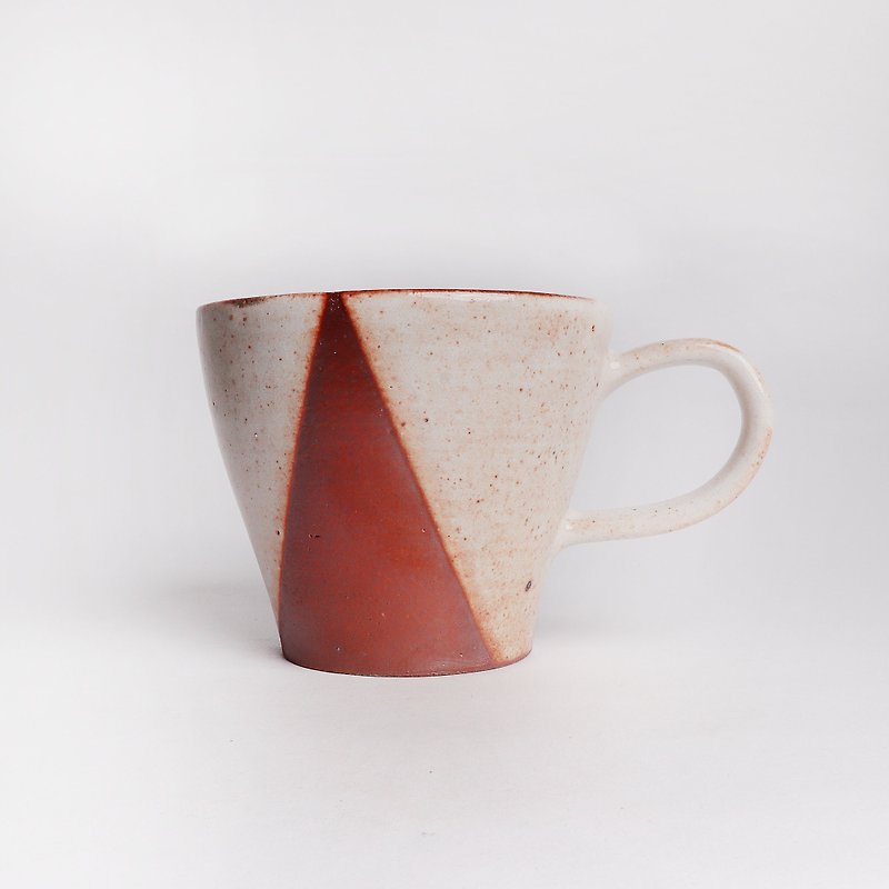 Mingyao Kiln Simple Shino Glaze Smokey Two-Tone Mug - Mugs - Pottery Multicolor