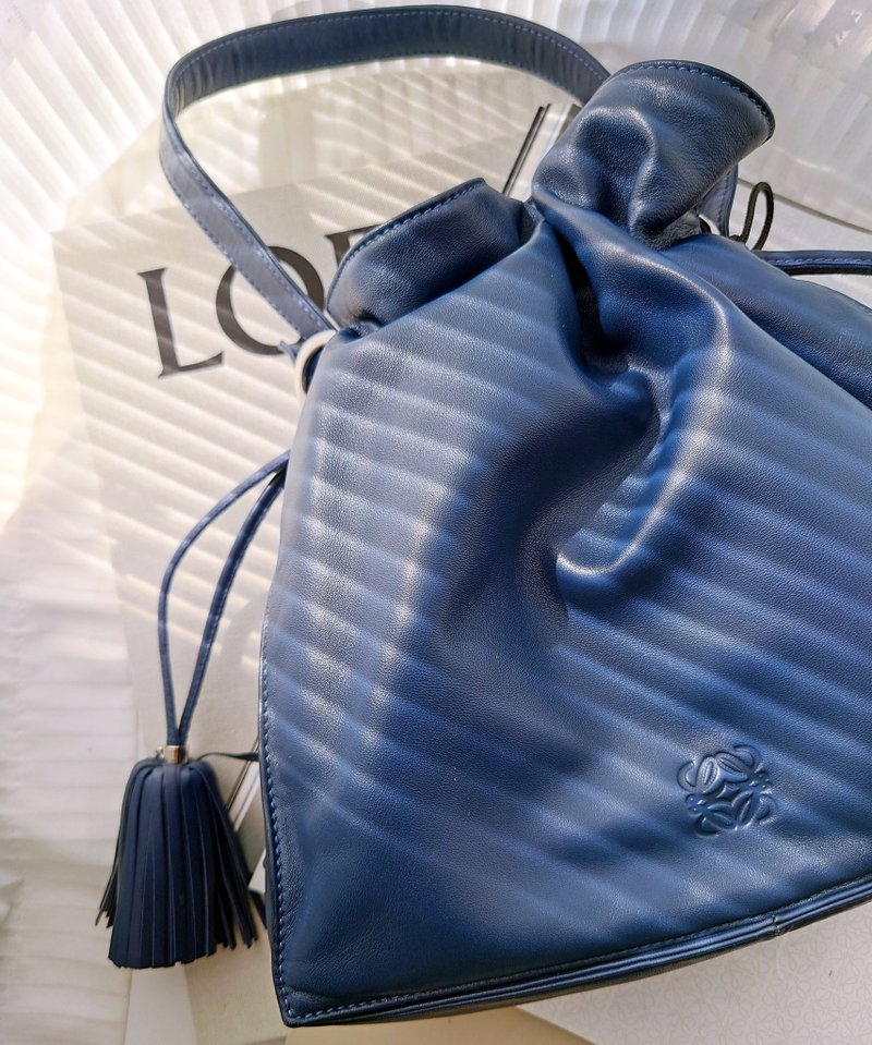 中古美品Loewe Flamenco海藍流蘇束口袋肩背包斜挎包單肩包束繩包 - 側背包/斜背包 - 真皮 藍色