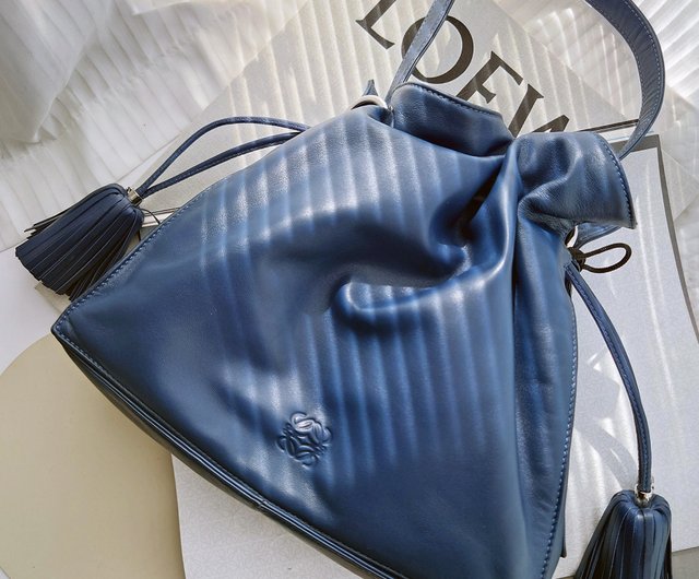 ロエベ フラメンコ タッセル フリンジ アナグラム ショルダーバッグ ネイビー ロエベ フラメンコ ネイビーブルー タッセル ドローストリング