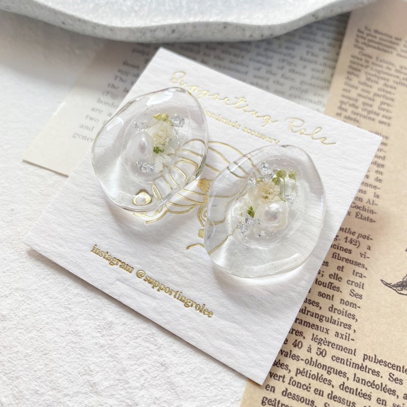 Sheer Light Green Pearl Earrings - ต่างหู - เรซิน สีใส