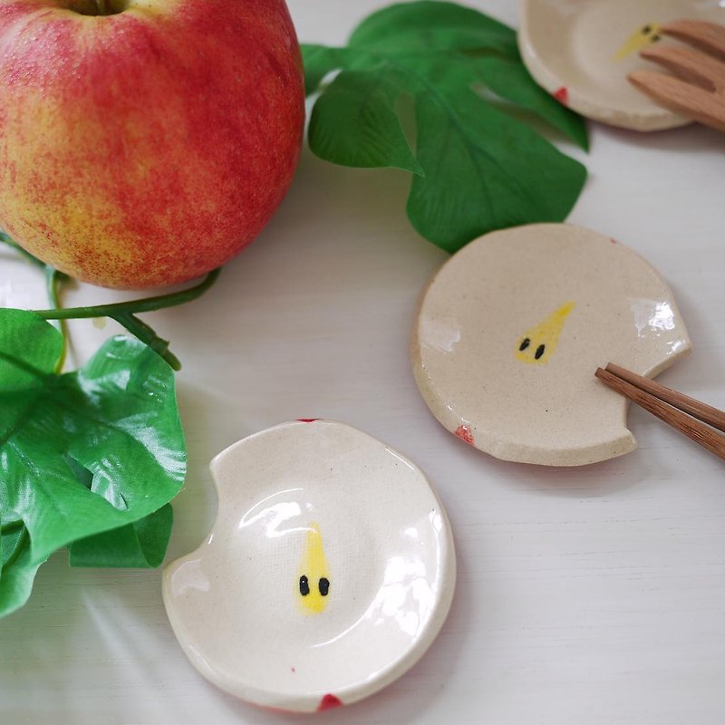 果物箸置【林檎】/cutlery rest of fruits【apple】 - 筷子/筷架 - 陶 紅色