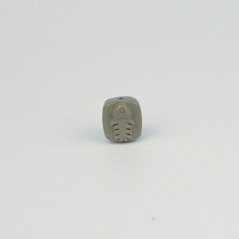 051960月夜魚/灰綠色/帶孔素材/月夜城/阿拉善/晶石/天然/水晶 - 金工/飾品 - 水晶 灰色
