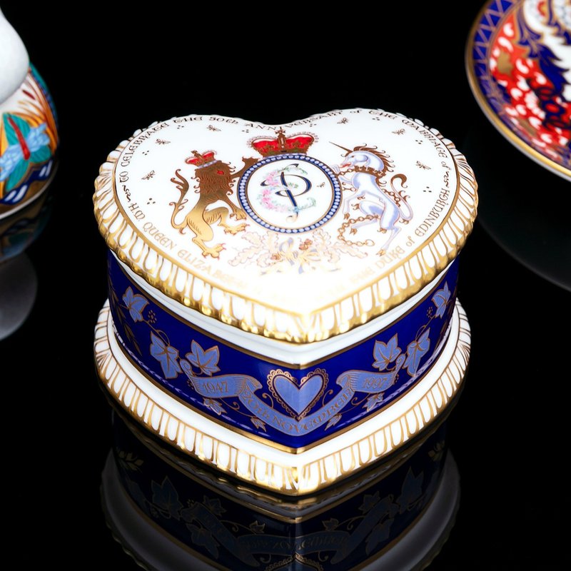 Royal Crown Derby  1997英女王結婚紀念心形首飾盒珠寶收納盒 - 居家收納/收納盒/儲物盒 - 瓷 