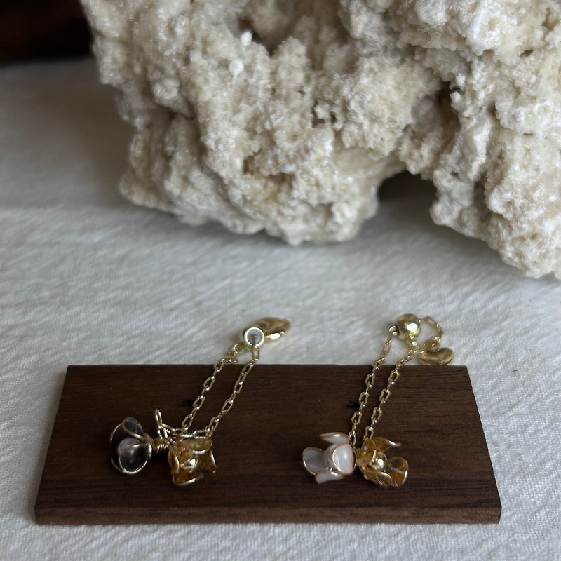 [Slightly Blooming] Chain Ring Ring Adjustable Crystal Flower Jewelry - แหวนทั่วไป - เรซิน 