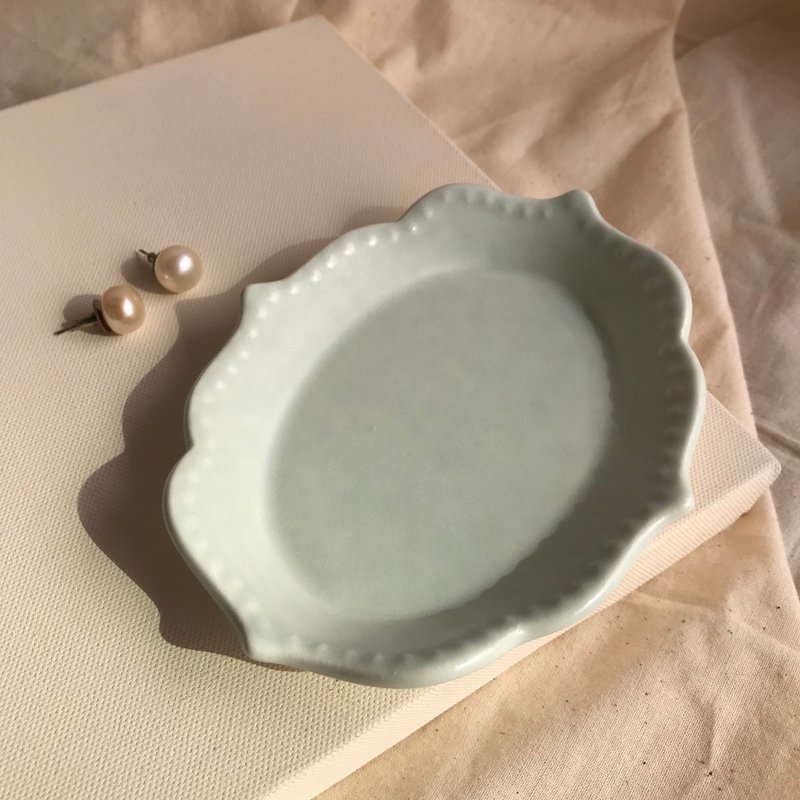 Dejavu Ceramics 手作陶瓷浮雕點點湖水綠小盤 - 碟子/醬料碟/醬油碟 - 瓷 綠色