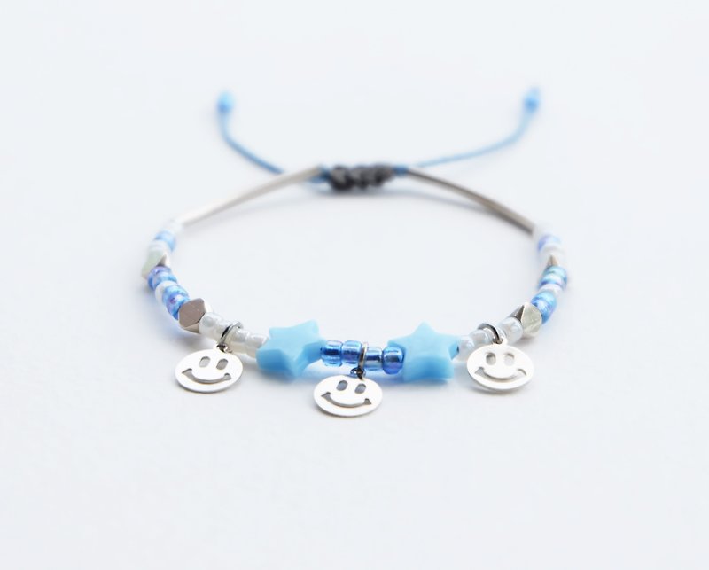 Smiley blue star adjustable string bracelet - สร้อยข้อมือ - เส้นใยสังเคราะห์ สีน้ำเงิน