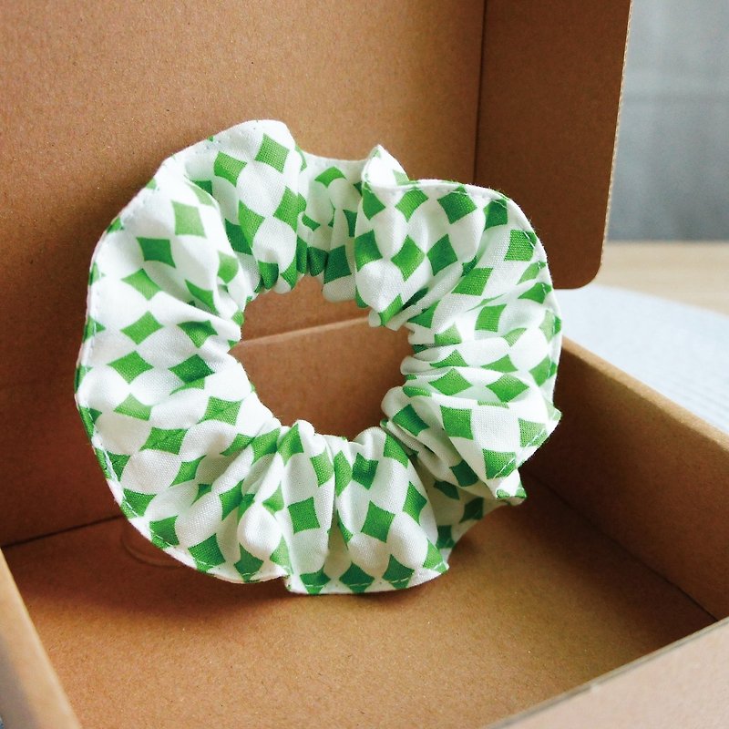 Lovely Le Fu Ni * geometric square hair bundles ‧ big intestine hairdo ‧ donut hairdressing * grass green (Japanese cloth) - เครื่องประดับผม - ผ้าฝ้าย/ผ้าลินิน สีเขียว