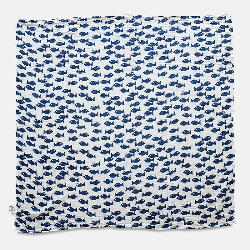 有機棉紗布包巾(小魚 – 深藍/白底) – Fish MUSLIN BLANKET - 嬰兒床墊/睡袋/枕頭 - 棉．麻 藍色