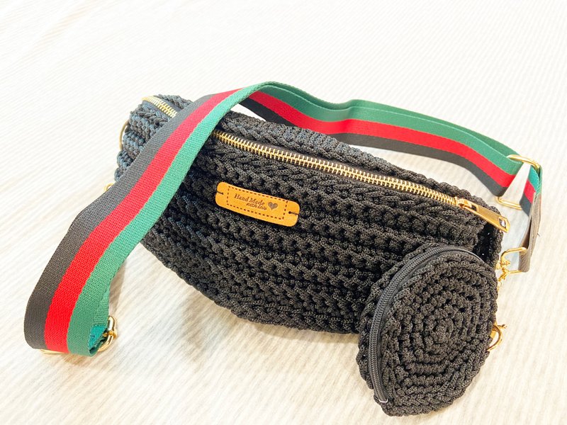 Purely hand-woven chest bag, waist bag, cross-body bag, side backpack, woven bag, unique bag - กระเป๋าแมสเซนเจอร์ - วัสดุอื่นๆ สีดำ