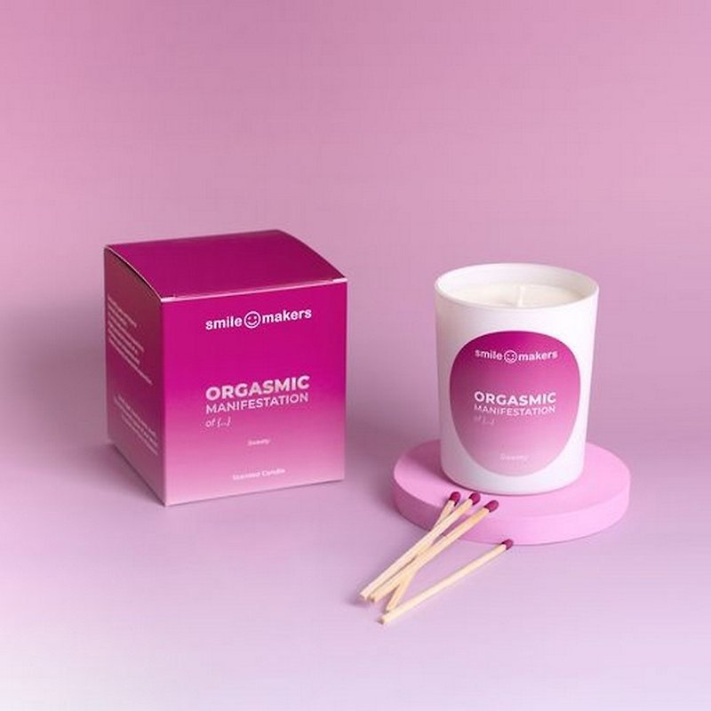 Smile Makers Scented Candle 180g - Sweaty - เทียน/เชิงเทียน - ขี้ผึ้ง 