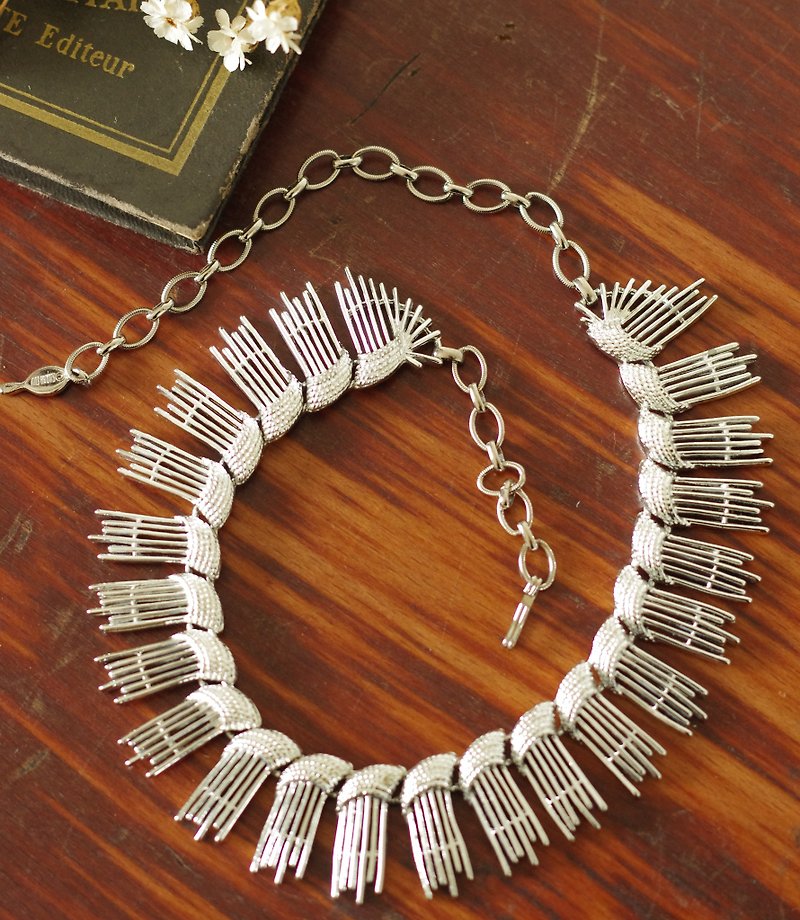 -Damn Good Vintage silver 1962 choker necklace marked Sarah Coventry N592 - สร้อยคอ - โลหะ สีเงิน