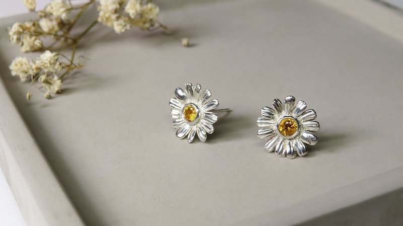 daisy earrings/orange corundum - ต่างหู - เงิน สีเงิน