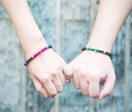 Feather Keeper love - couple of female models gold red tiger eye Stone bracelet customized volcanic x Tanabata