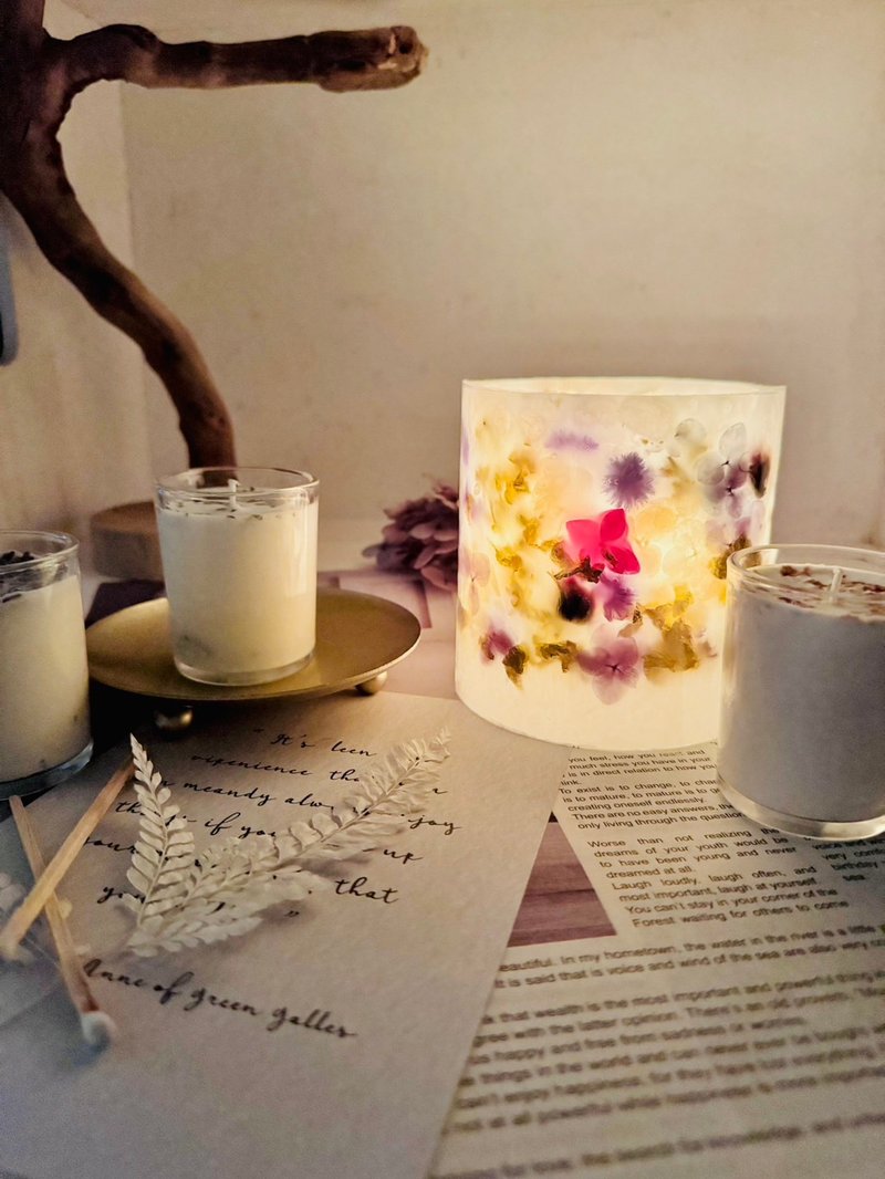 【Rose Tree】Frozen Time凍結時間系列。花燭台含三顆香氛蠟燭 - 香氛蠟燭/燭台 - 蠟 粉紅色