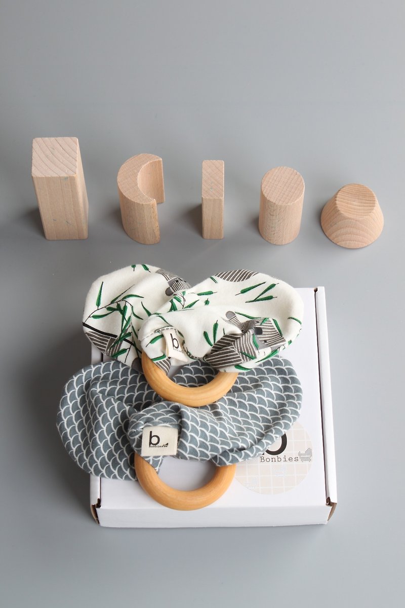 Selected natural Canadian log circle. Toys. Teether soothing (a set includes two sets) - Baby Gift Sets - Cotton & Hemp 