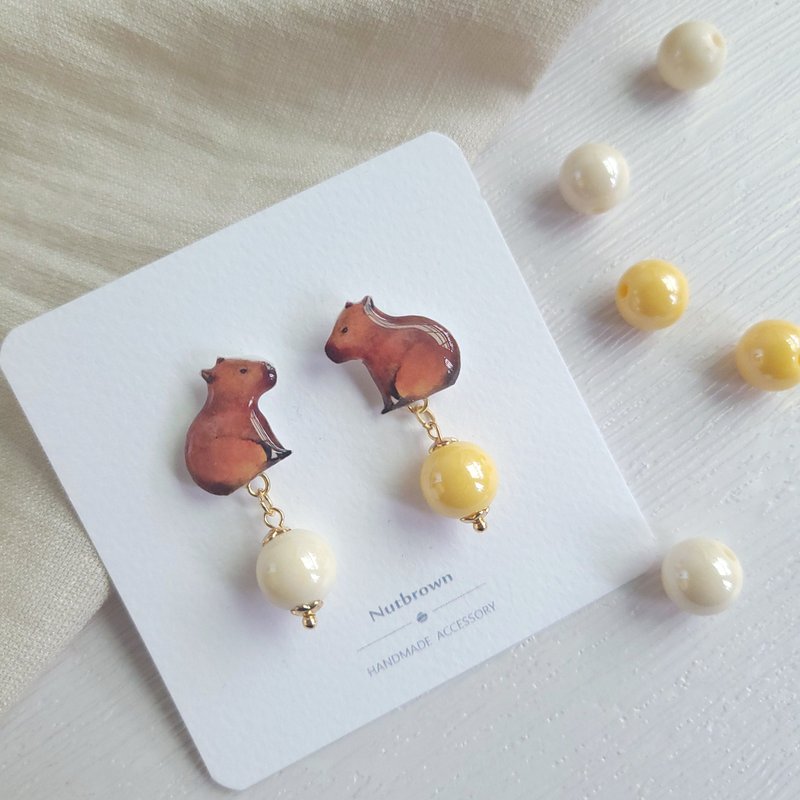 Animal Series-Capybara Earrings/ Clip-On - ต่างหู - เรซิน สีนำ้ตาล