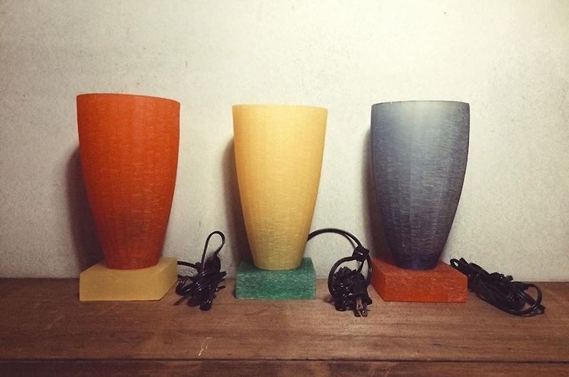 牙買加綠底款1998年 全新限量庫存品 普普風 古董燈 獎盃燈 桌 - 燈具/燈飾 - 其他材質 黃色